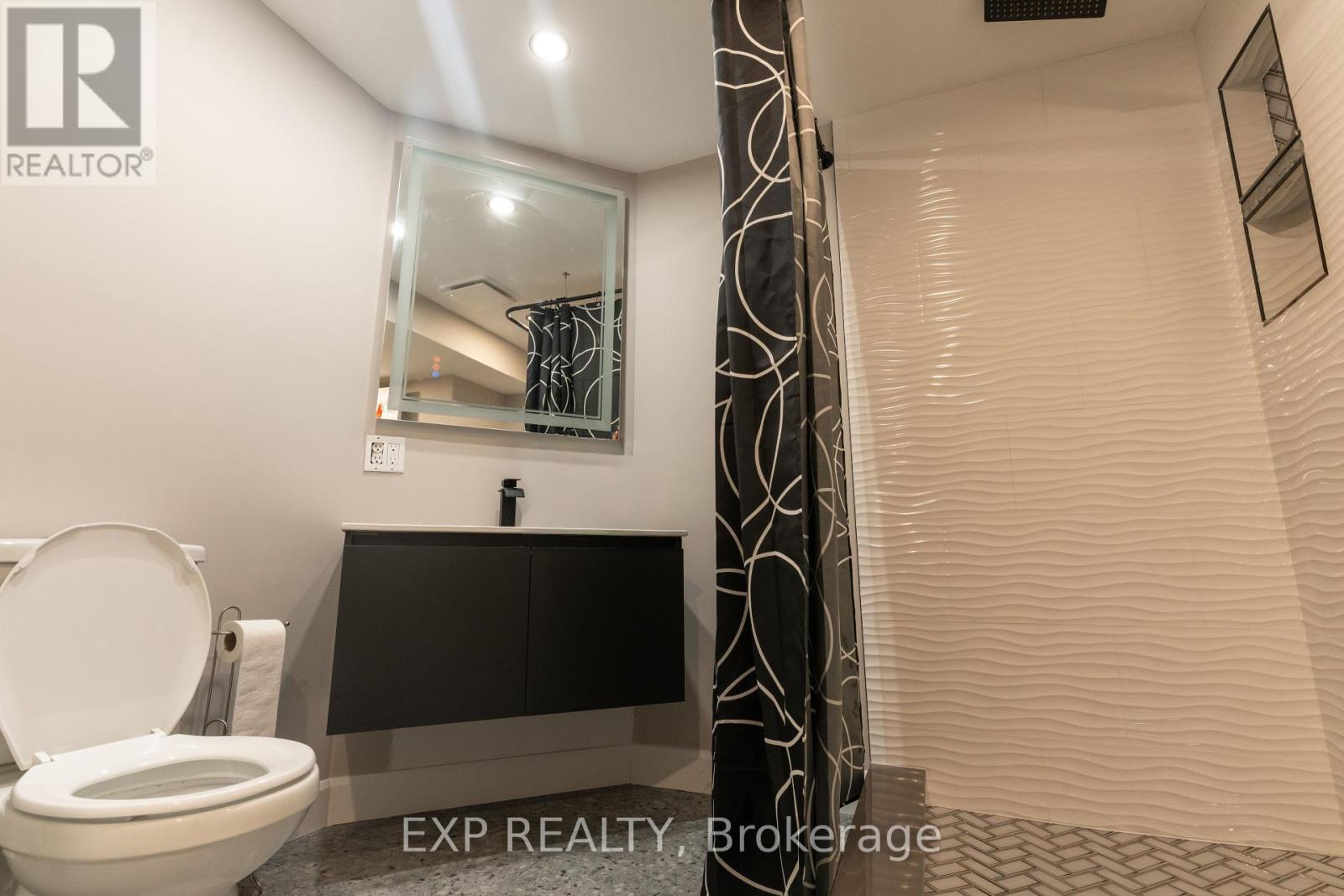 Photo 24 of 318 Activa Avenue, Kitchener ON