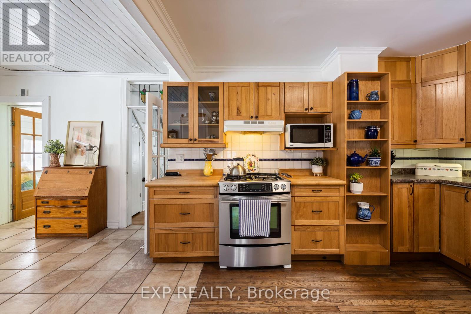 Photo 12 of 16 Mill Street, Amaranth ON