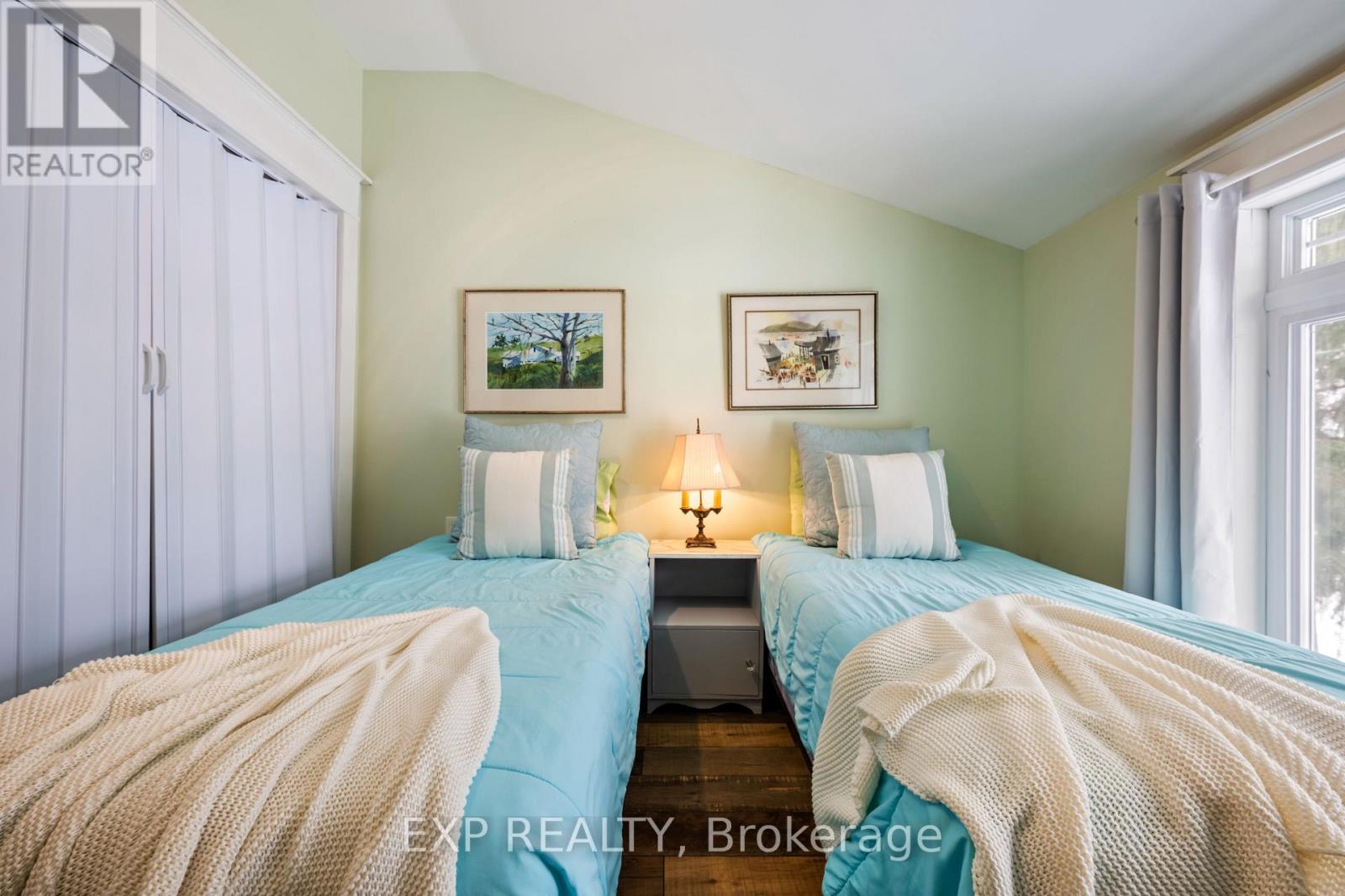 Photo 33 of 16 Mill Street, Amaranth ON