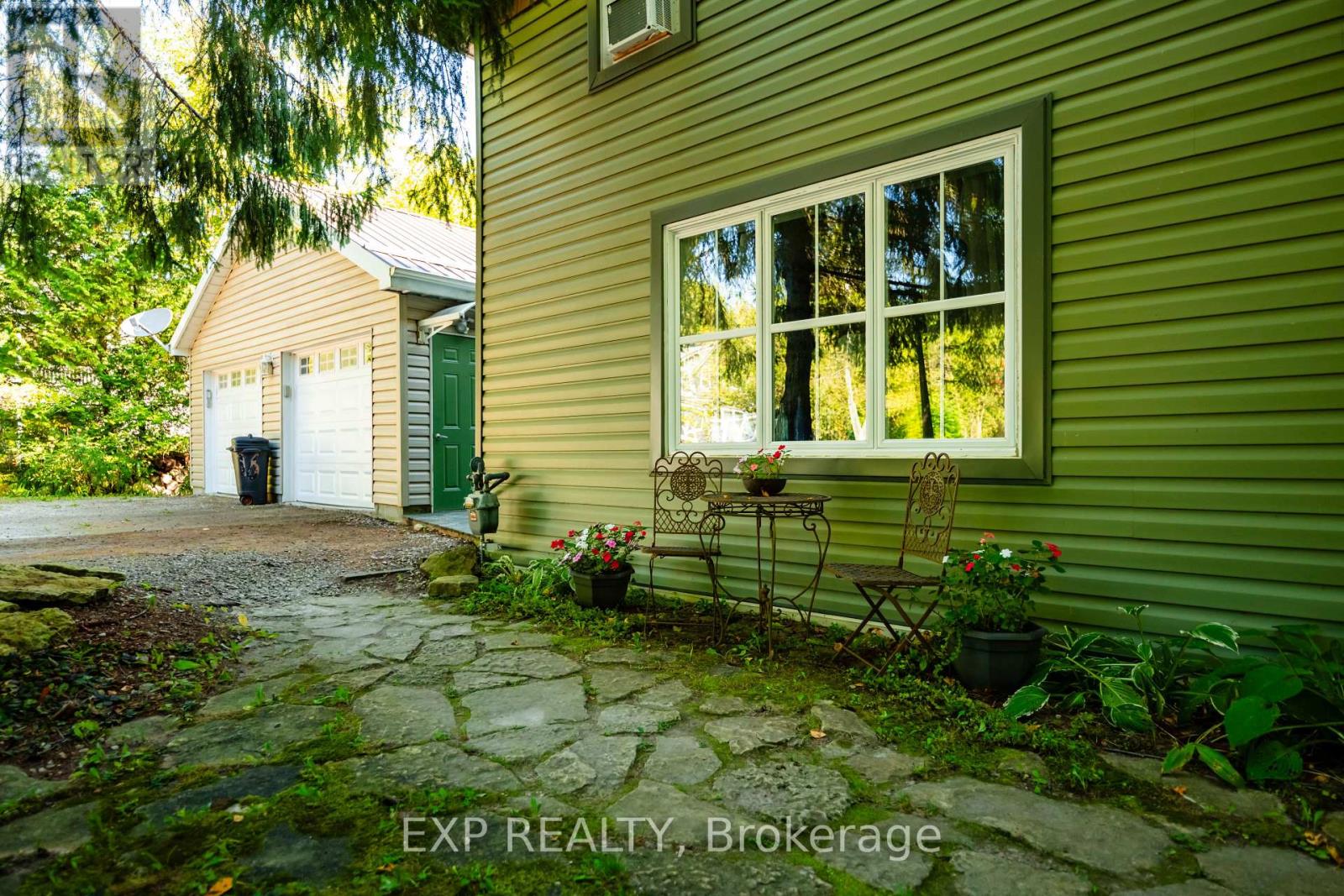 Photo 8 of 16 Mill Street, Amaranth ON