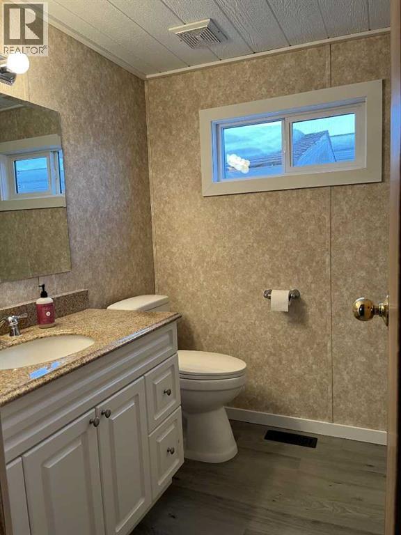 Photo 15 of 80 8060 100 Street, Grande Prairie AB