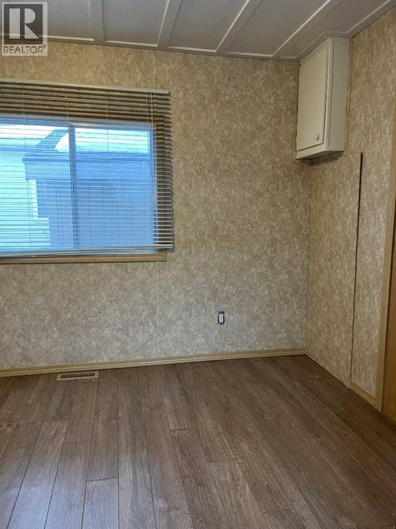 Photo 17 of 80 8060 100 Street, Grande Prairie AB