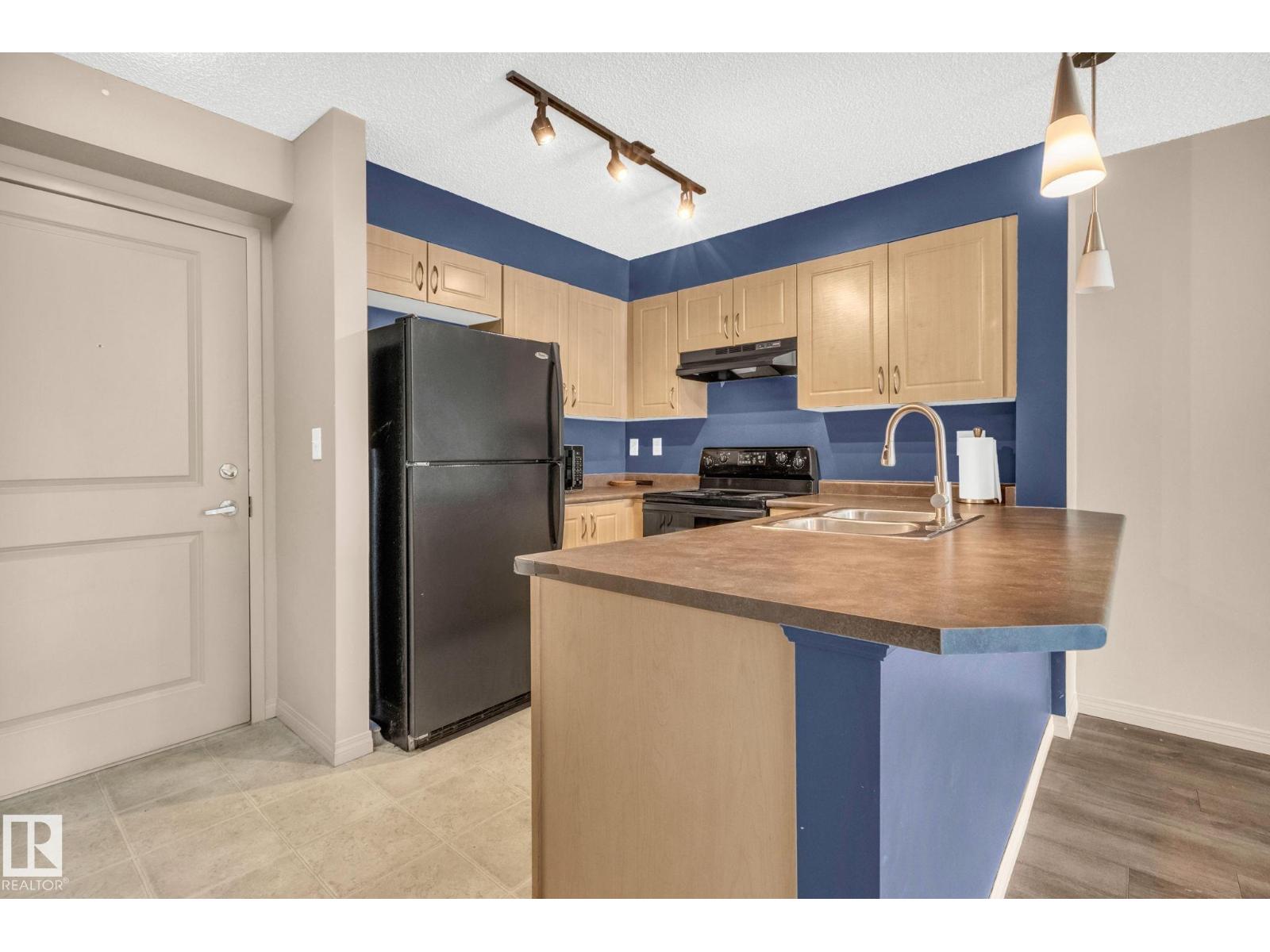 Photo 3 of 305 11441 Ellerslie Rd Sw Sw, Edmonton AB
