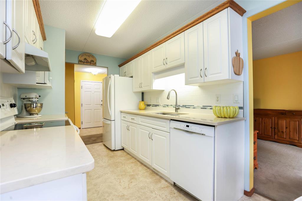 Photo 14 of 204 93 Swindon Way, Winnipeg MB