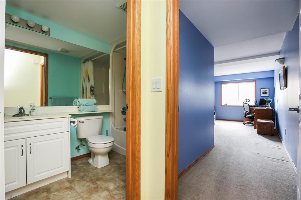 Photo 20 of 204 93 Swindon Way, Winnipeg MB