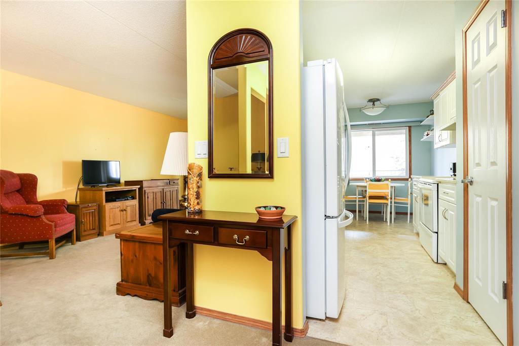Photo 6 of 204 93 Swindon Way, Winnipeg MB
