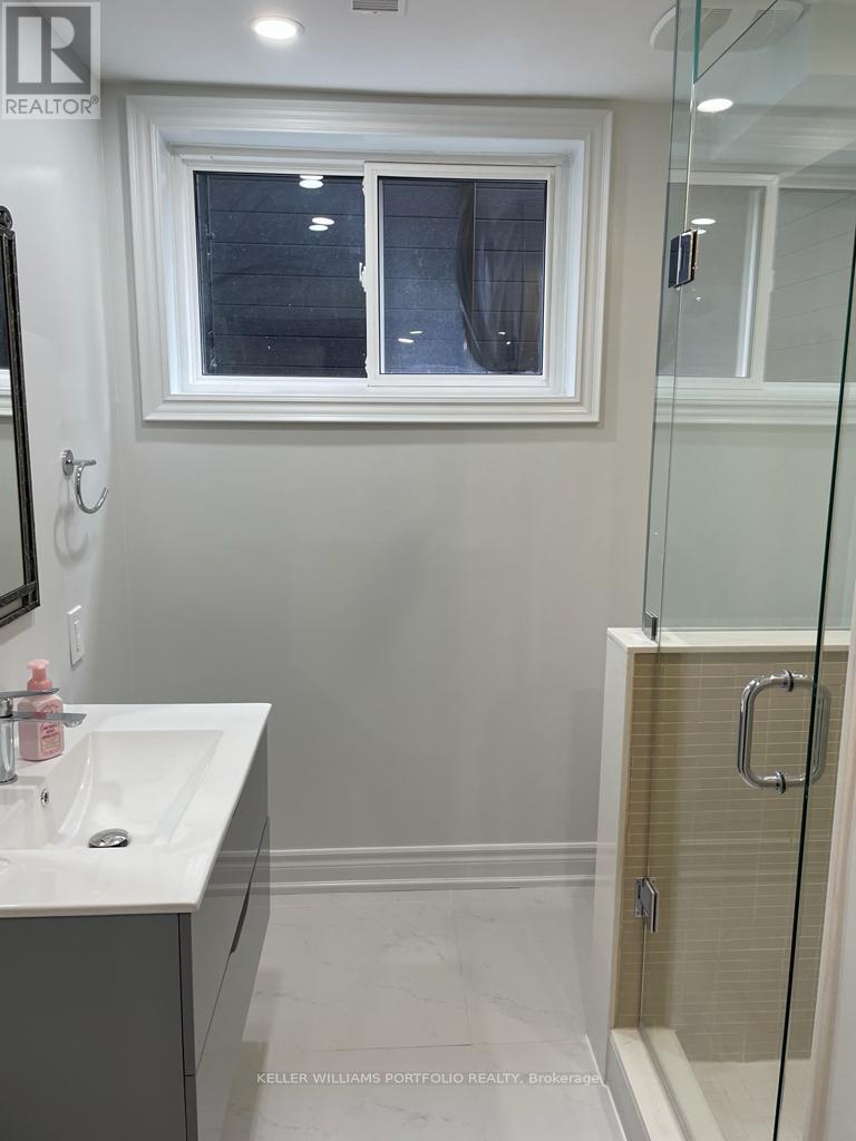 Photo 14 of 5 Charlton Boulevard, Toronto ON