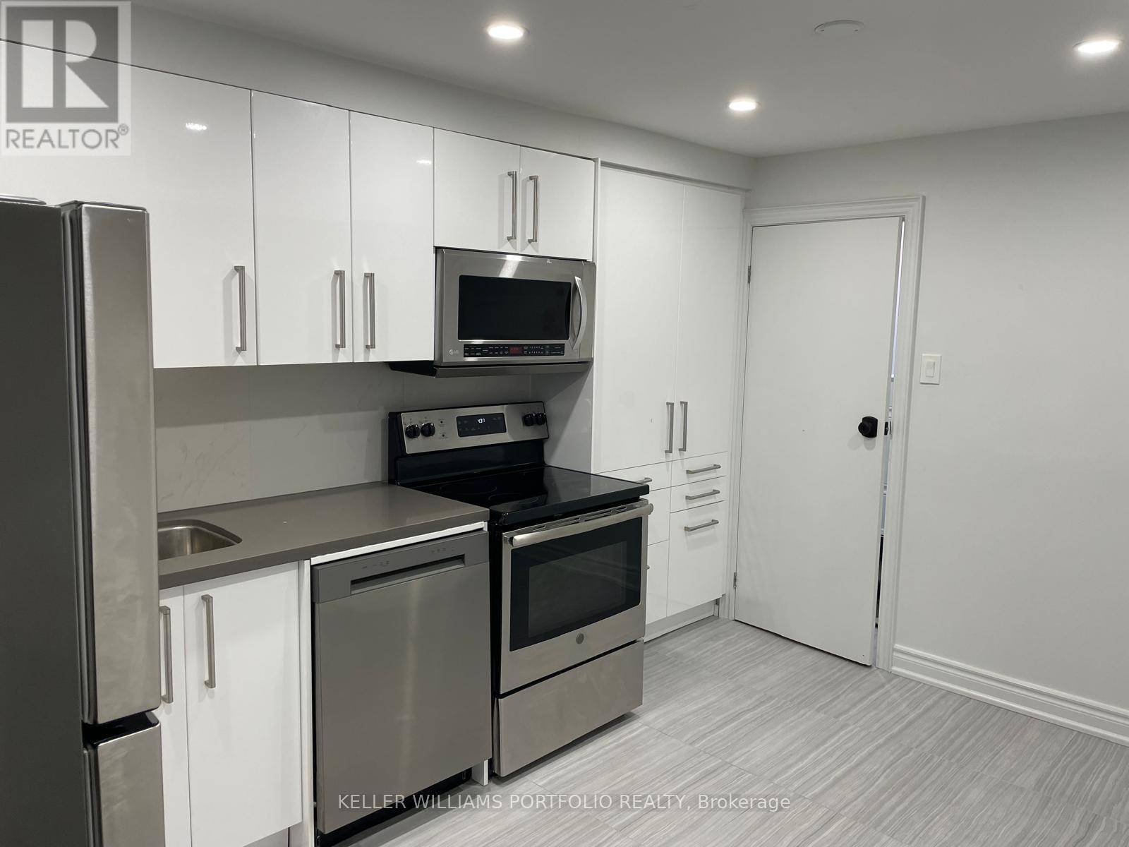 Photo 5 of 5 Charlton Boulevard, Toronto ON