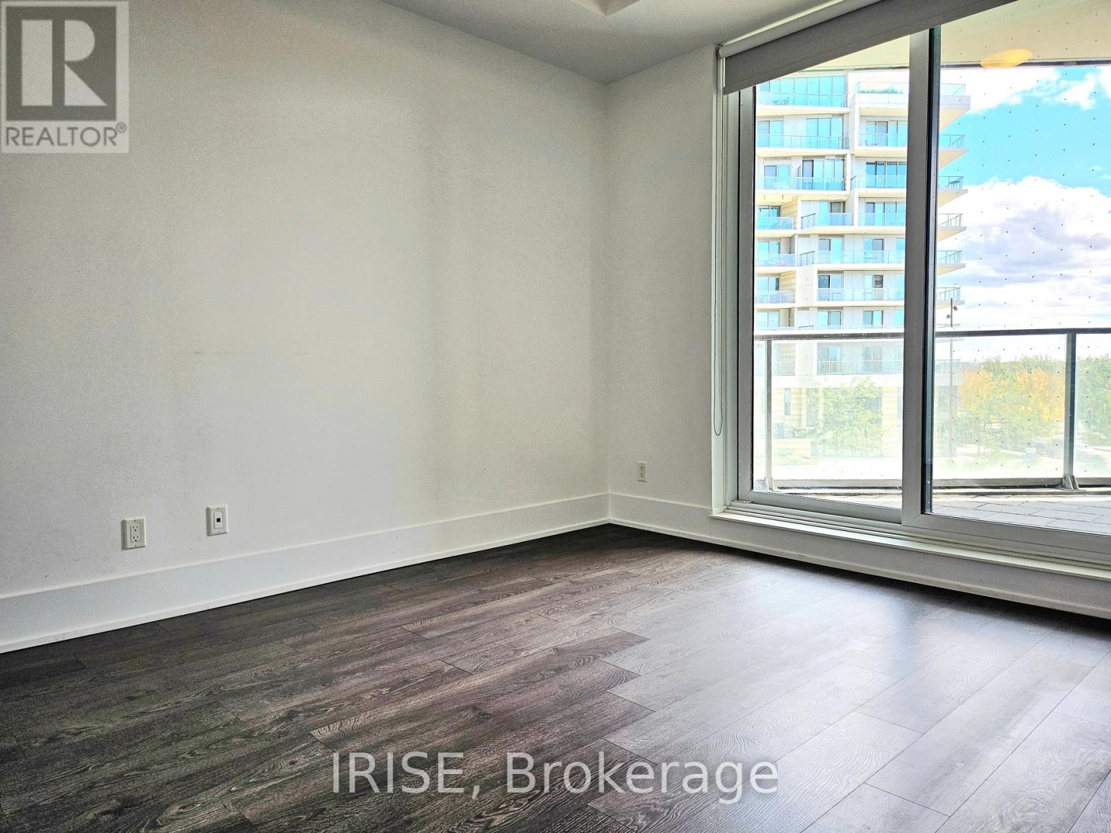 Photo 11 of 218 1 Edgewater Drive, Toronto ON