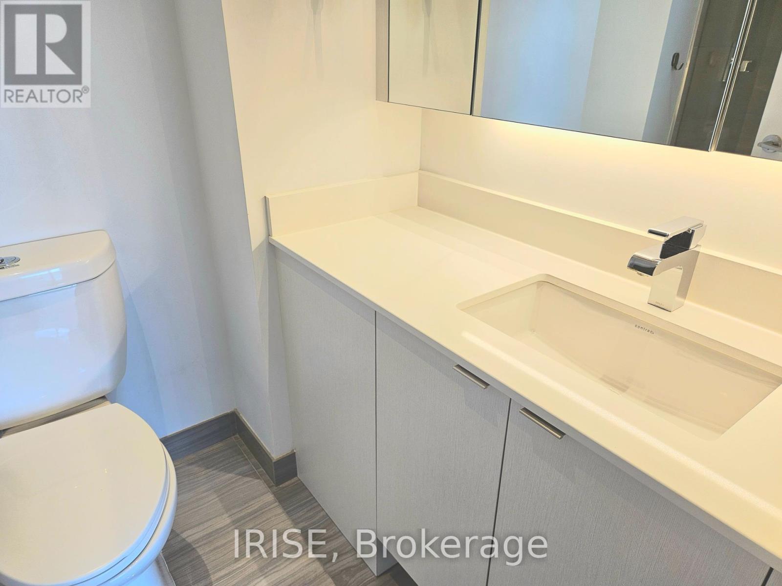 Photo 13 of 218 1 Edgewater Drive, Toronto ON