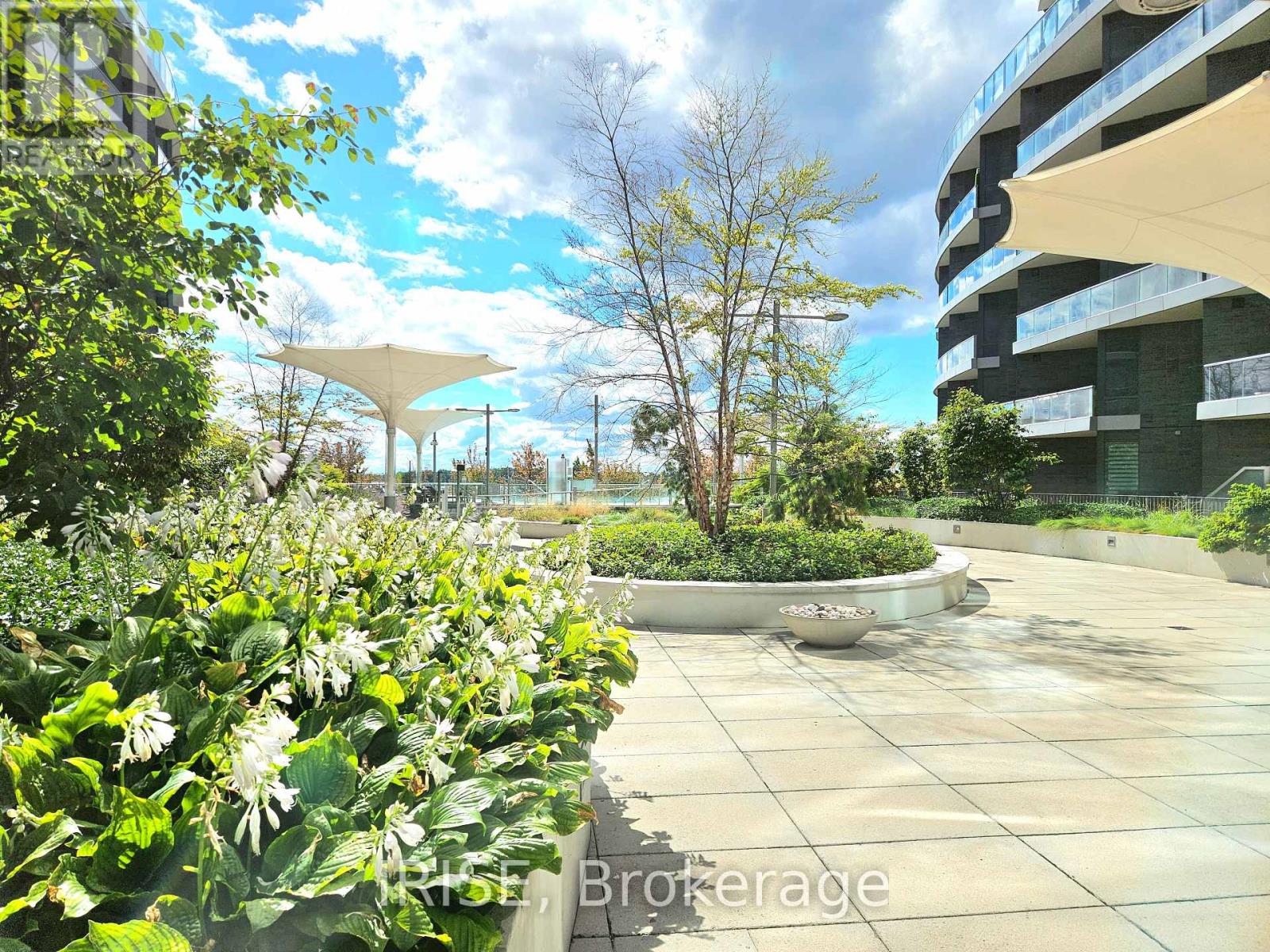 Photo 22 of 218 1 Edgewater Drive, Toronto ON