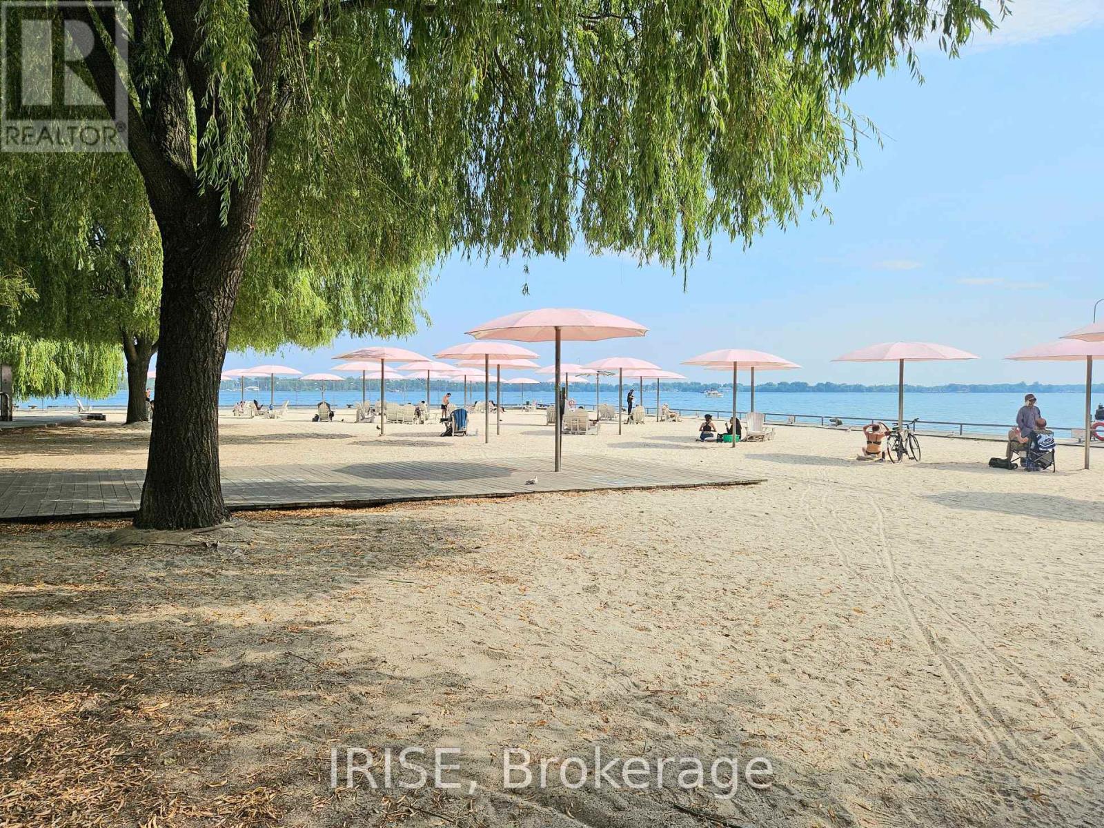 Photo 25 of 218 1 Edgewater Drive, Toronto ON