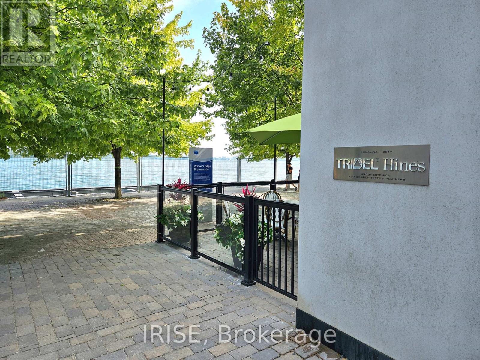 Photo 27 of 218 1 Edgewater Drive, Toronto ON