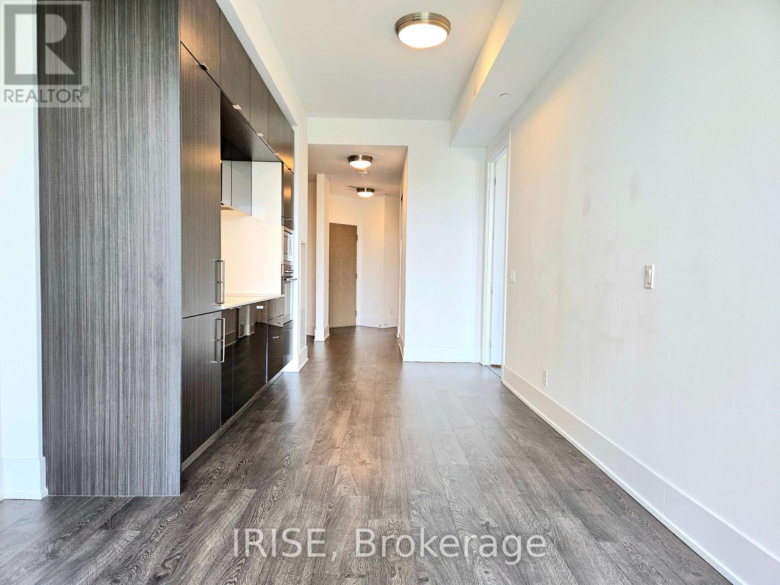 Photo 5 of 218 1 Edgewater Drive, Toronto ON