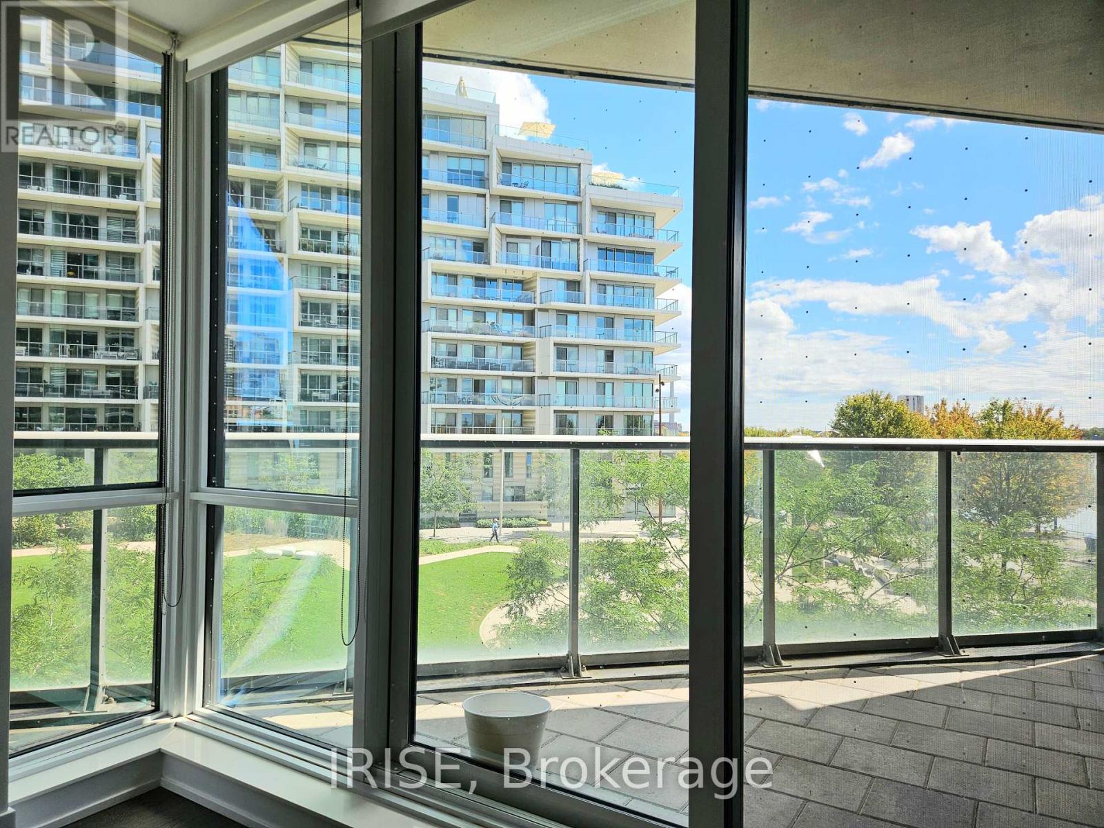 Photo 7 of 218 1 Edgewater Drive, Toronto ON