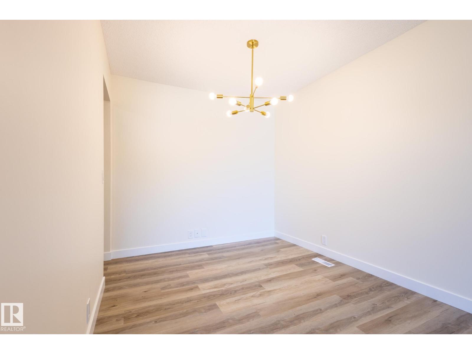 Photo 8 of 3109 110 A St Nw, Edmonton AB
