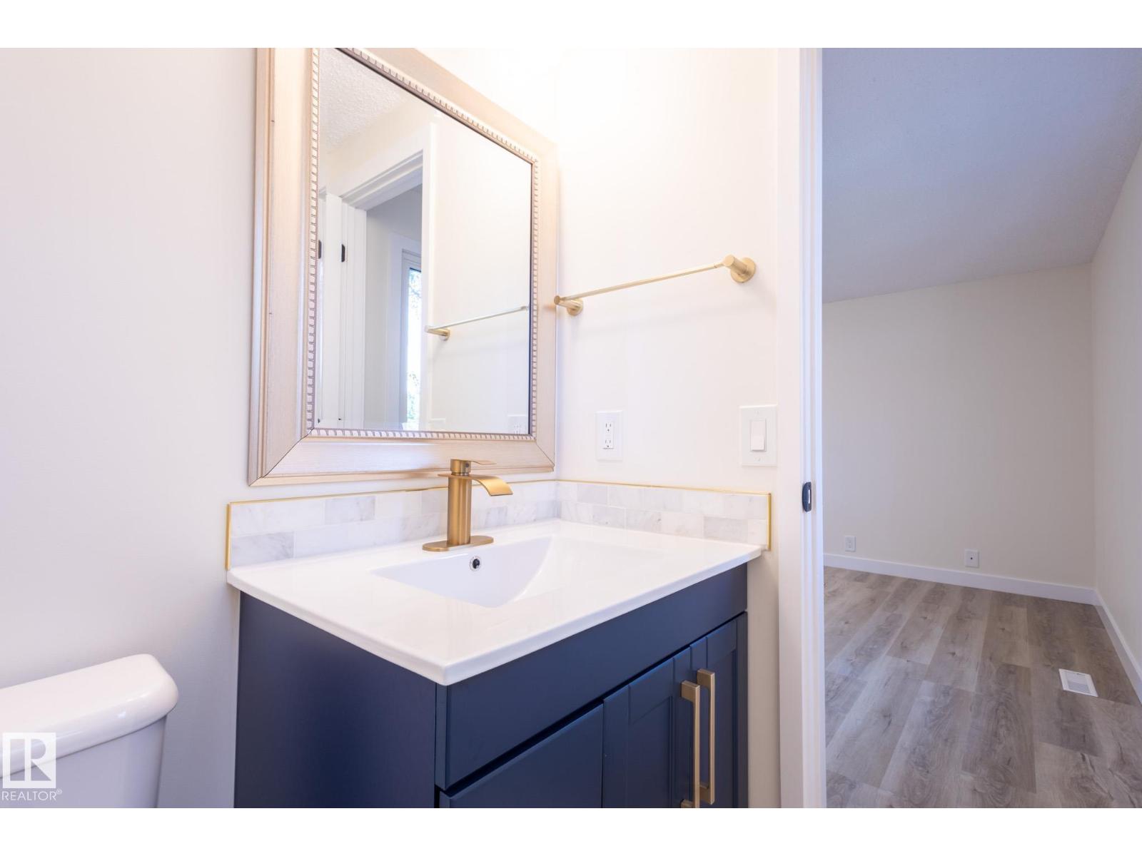Photo 14 of 3109 110 A St Nw, Edmonton AB