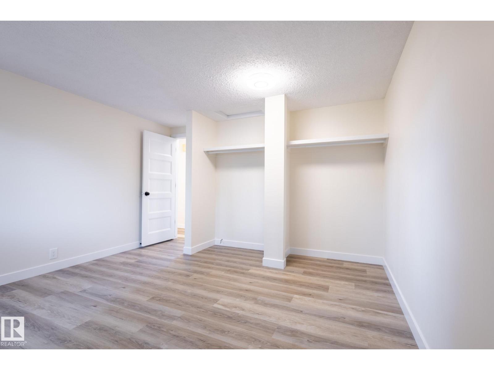 Photo 11 of 3109 110 A St Nw, Edmonton AB