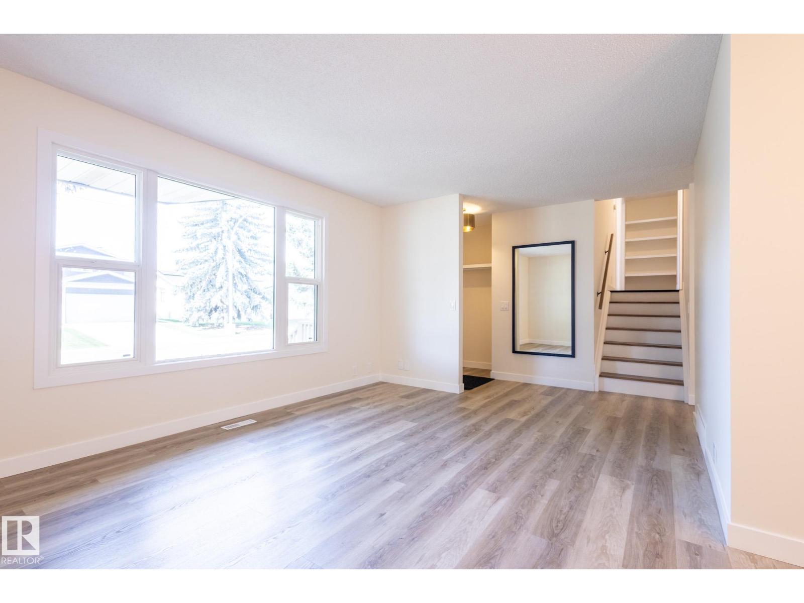 Photo 6 of 3109 110 A St Nw, Edmonton AB