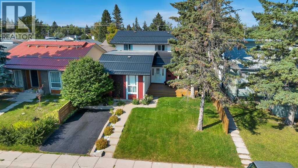 Photo 1 of 3112 107 Avenue Sw, Calgary AB
