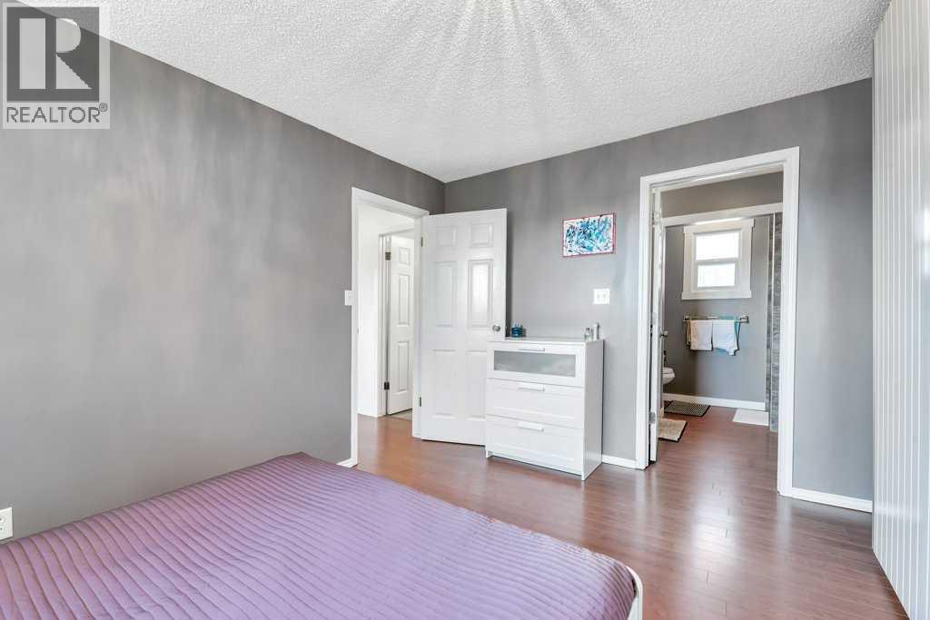 Photo 23 of 3112 107 Avenue Sw, Calgary AB