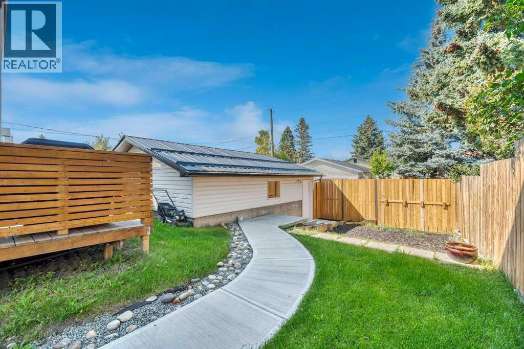 Photo 40 of 3112 107 Avenue Sw, Calgary AB