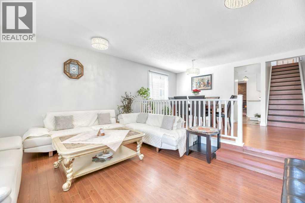 Photo 11 of 3112 107 Avenue Sw, Calgary AB