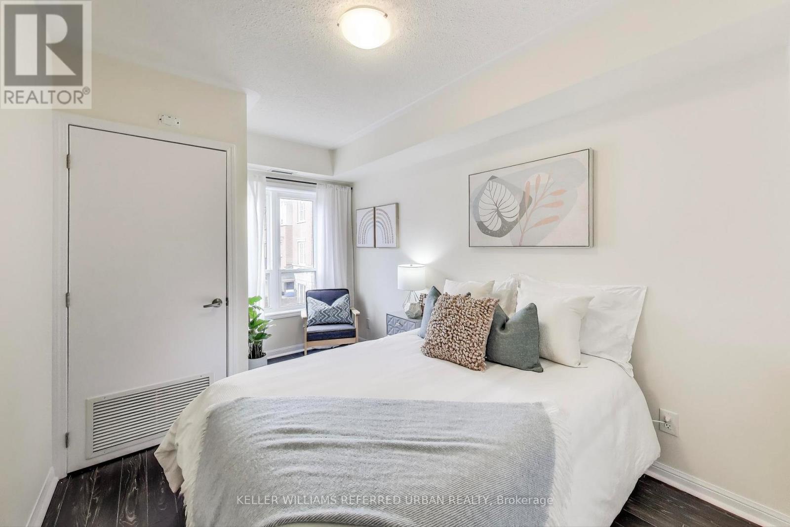 Photo 15 of 206 10 Mendelssohn Street, Toronto ON