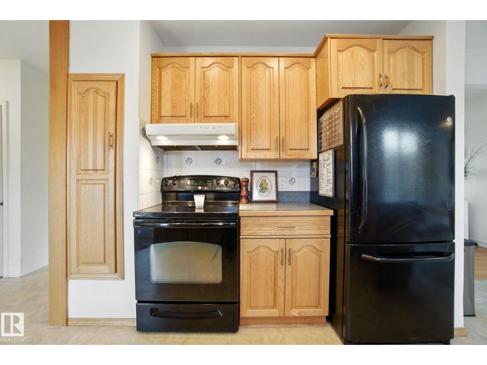 Photo 15 of 9016 88 St Nw, Edmonton AB