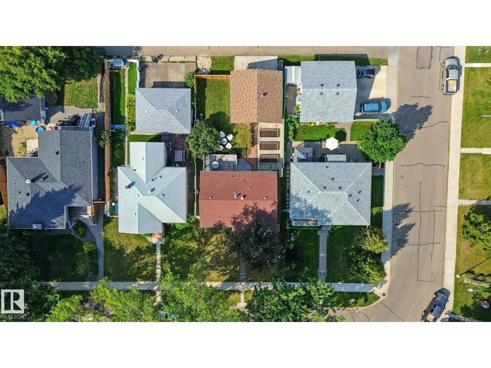 Photo 40 of 9016 88 St Nw, Edmonton AB