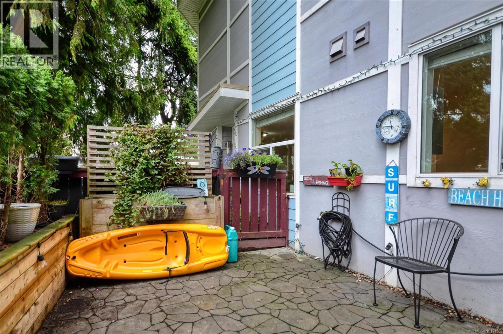 Photo 10 of 995 Walfred Rd, Langford BC