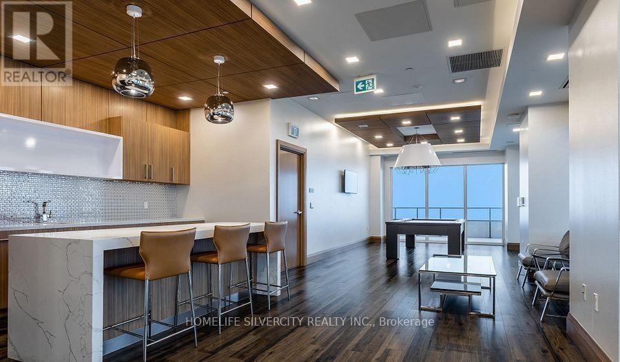 Photo 10 of 20 Shore Breeze Drive, Toronto ON