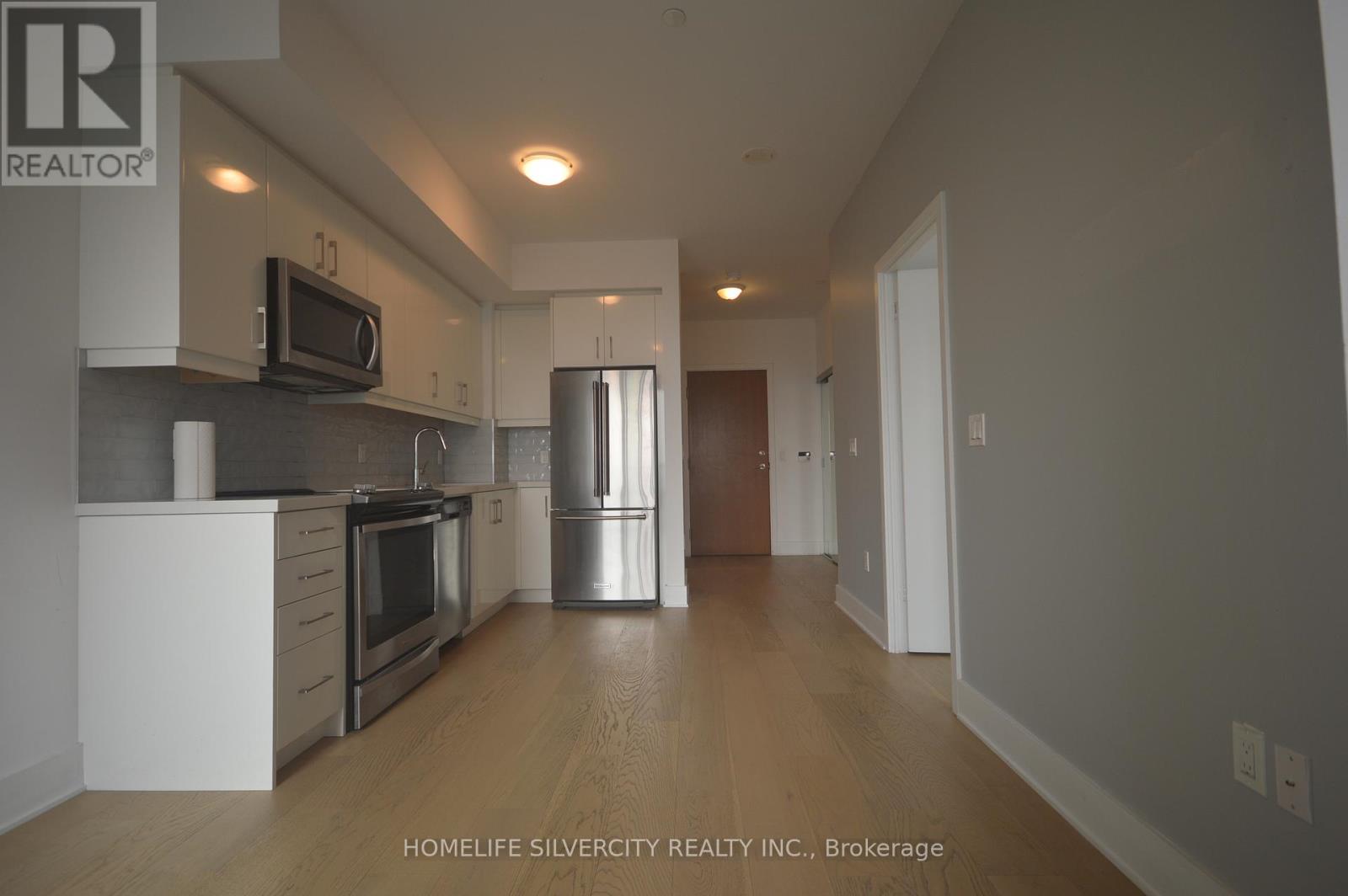 Photo 15 of 20 Shore Breeze Drive, Toronto ON