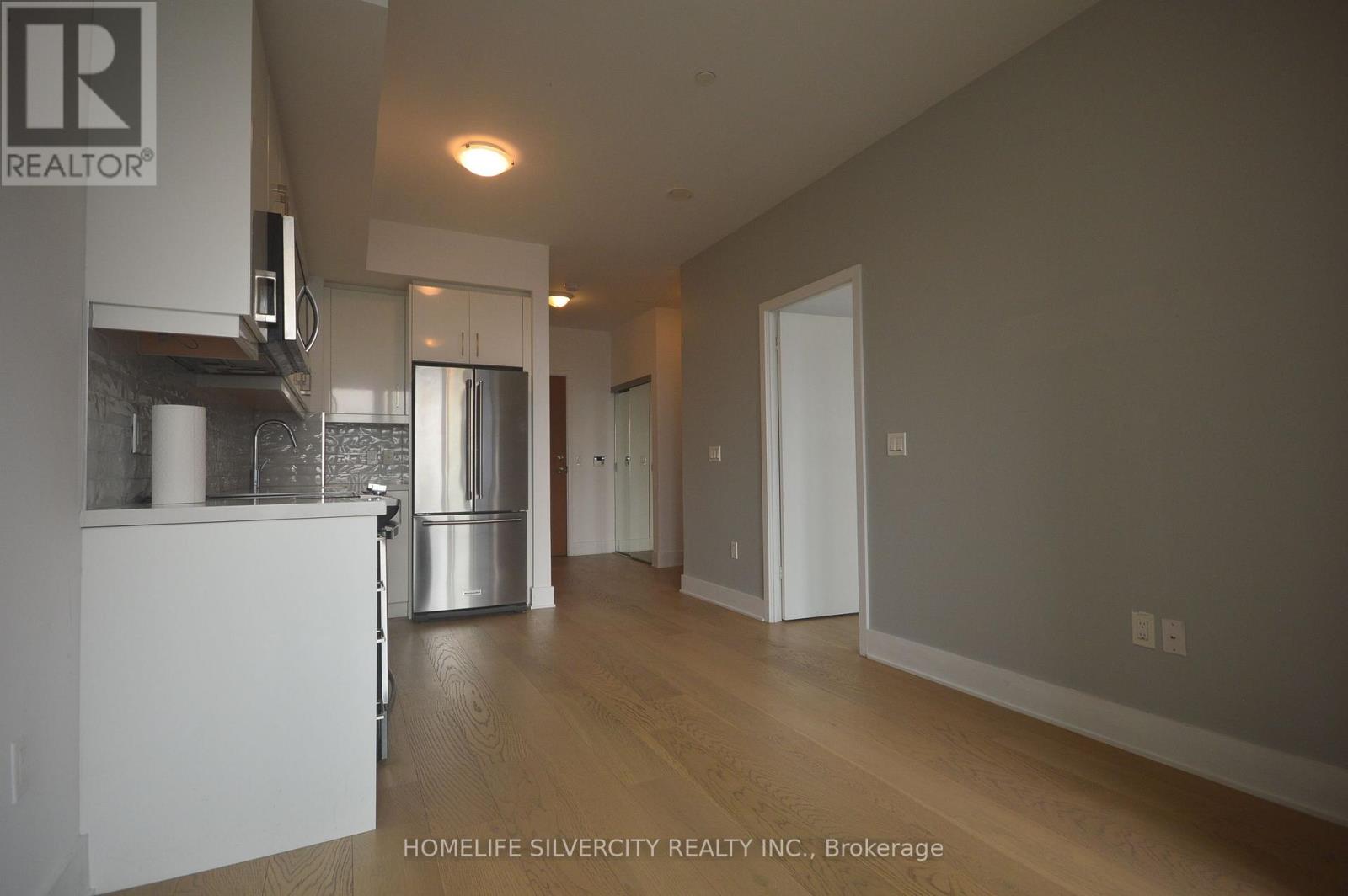 Photo 16 of 20 Shore Breeze Drive, Toronto ON