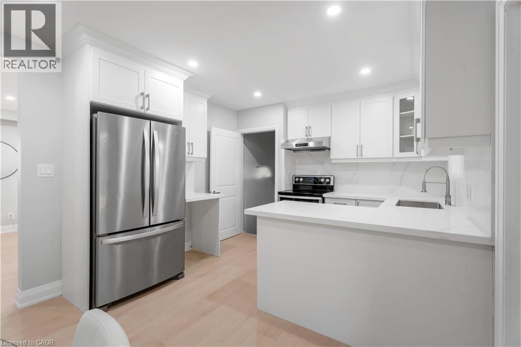 Photo 11 of 19 Old Orchard Avenue, Grimsby ON