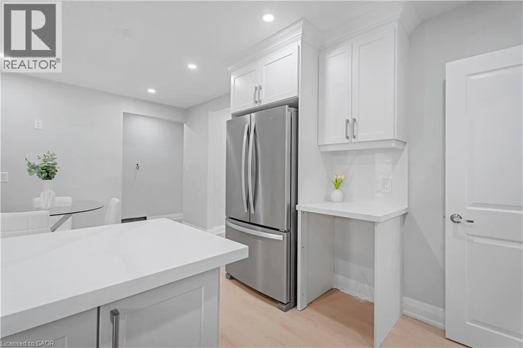 Photo 14 of 19 Old Orchard Avenue, Grimsby ON
