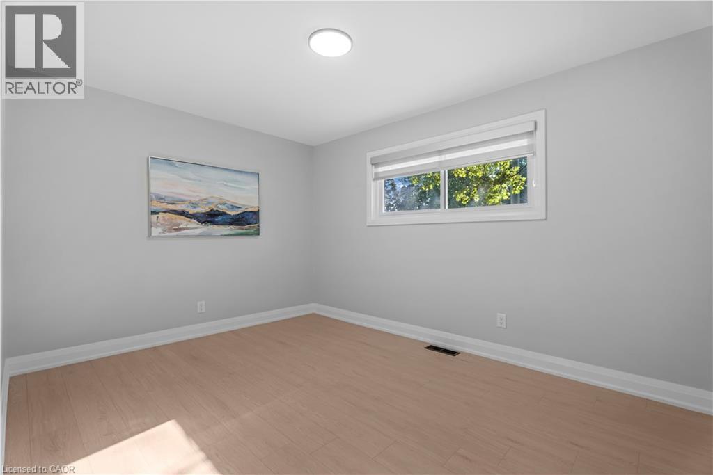 Photo 21 of 19 Old Orchard Avenue, Grimsby ON