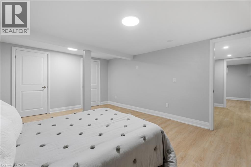 Photo 28 of 19 Old Orchard Avenue, Grimsby ON