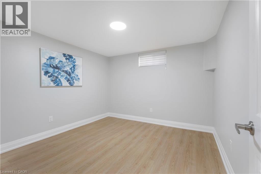 Photo 29 of 19 Old Orchard Avenue, Grimsby ON