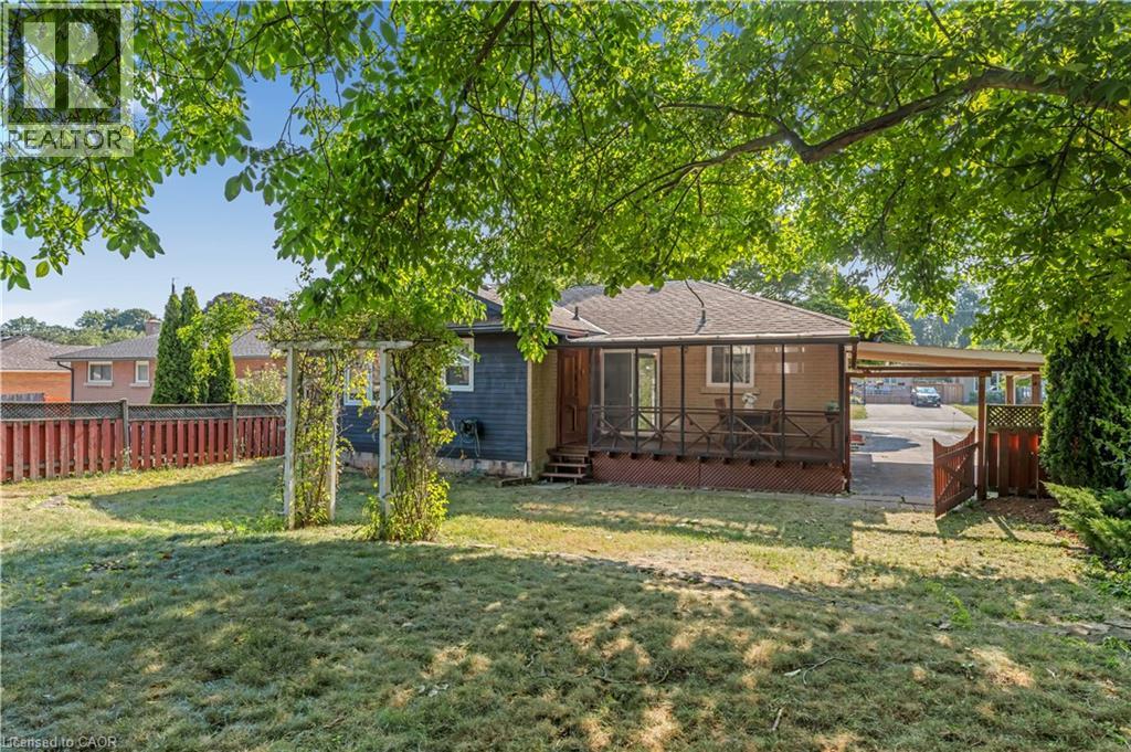 Photo 36 of 19 Old Orchard Avenue, Grimsby ON