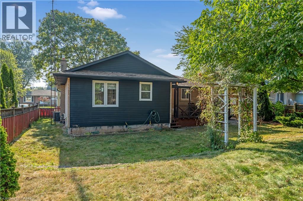 Photo 39 of 19 Old Orchard Avenue, Grimsby ON