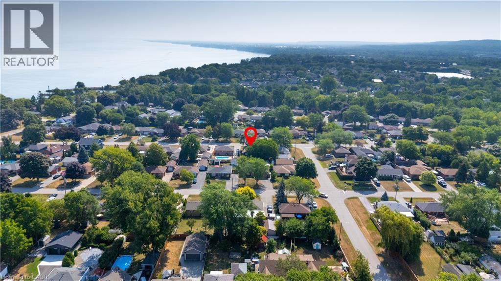 Photo 40 of 19 Old Orchard Avenue, Grimsby ON