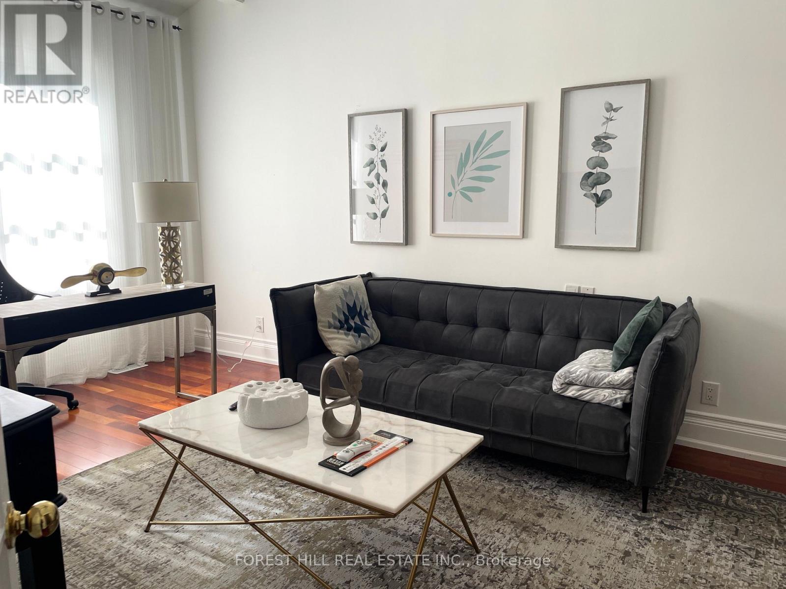 Photo 6 of 21 Rialto Drive, Toronto ON