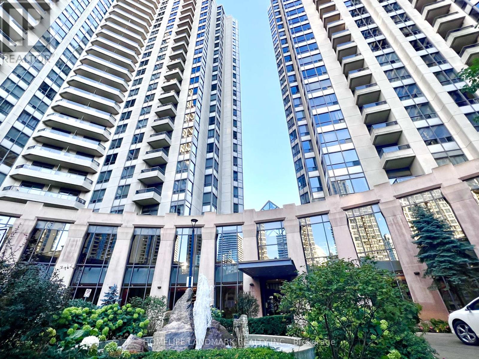 Photo 1 of 728 15 Northtown Way, Toronto ON