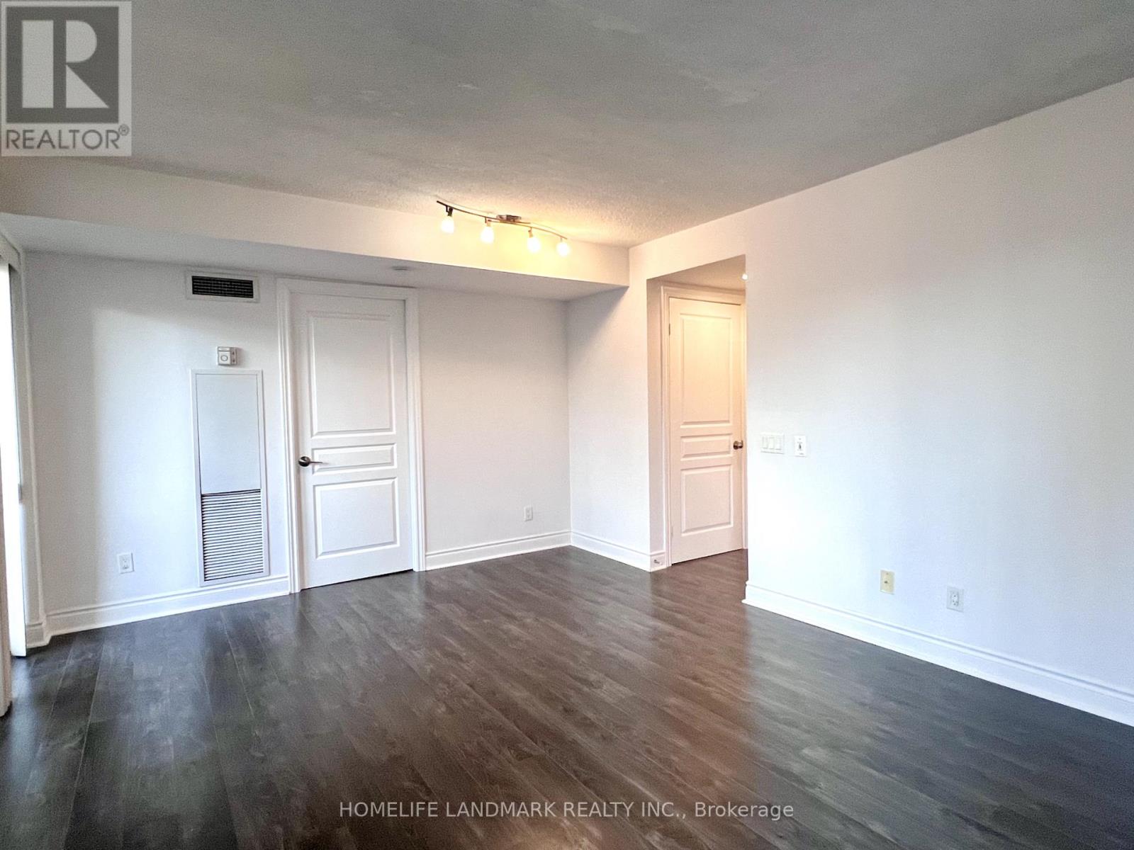 Photo 10 of 728 15 Northtown Way, Toronto ON