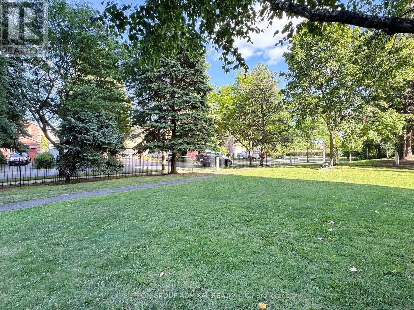 Photo 33 of 217 712 Rossland Road, Whitby ON