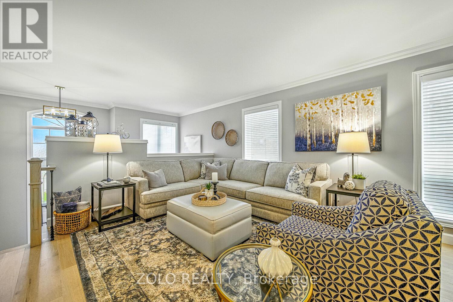 Photo 4 of 13 Glen Eagles Drive, Clarington ON