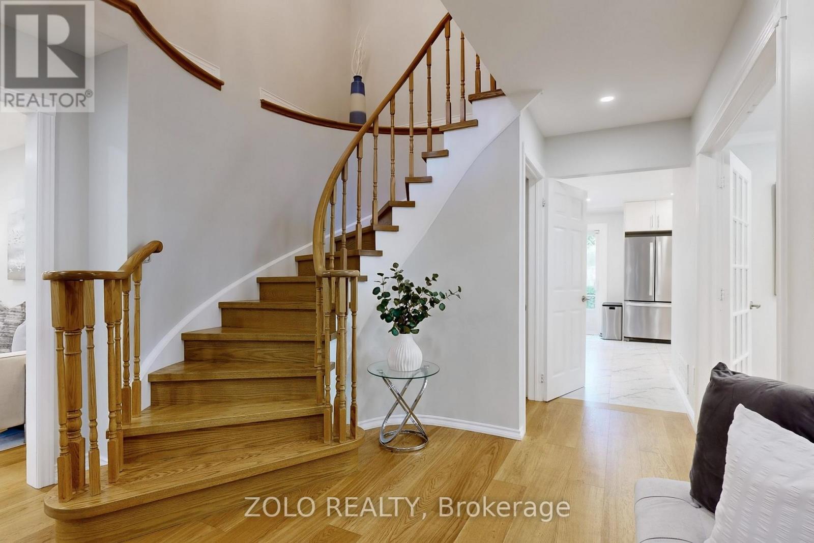 Photo 18 of 371 Binns Avenue, Newmarket ON