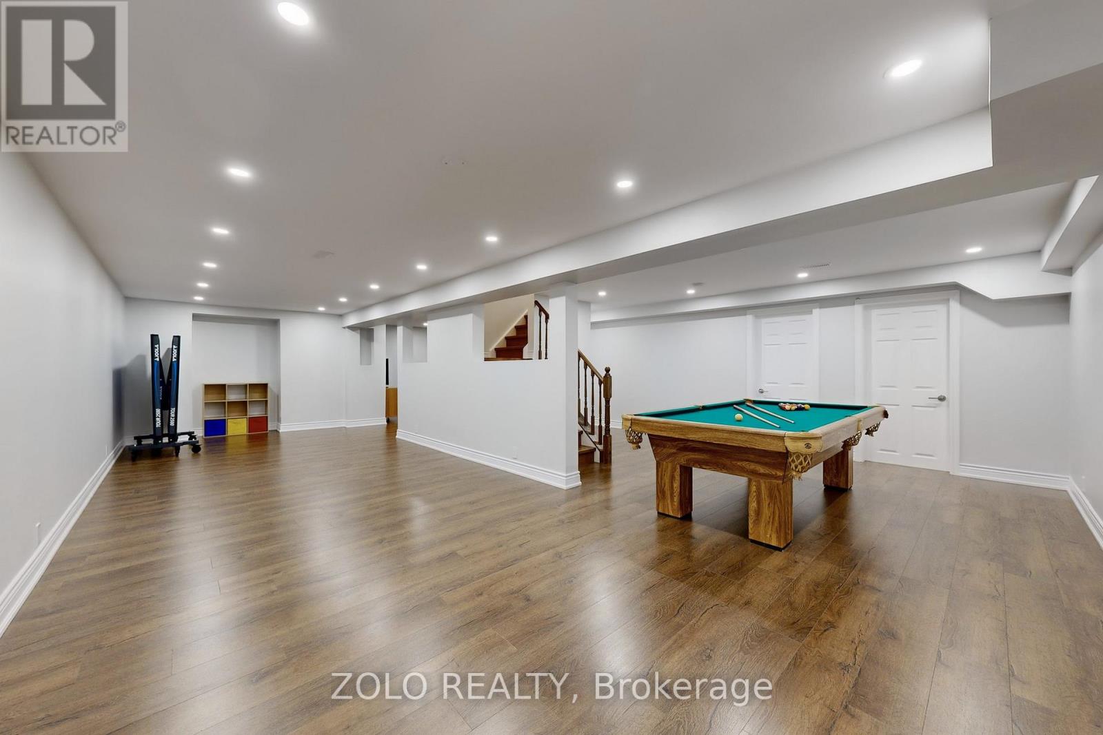 Photo 31 of 371 Binns Avenue, Newmarket ON