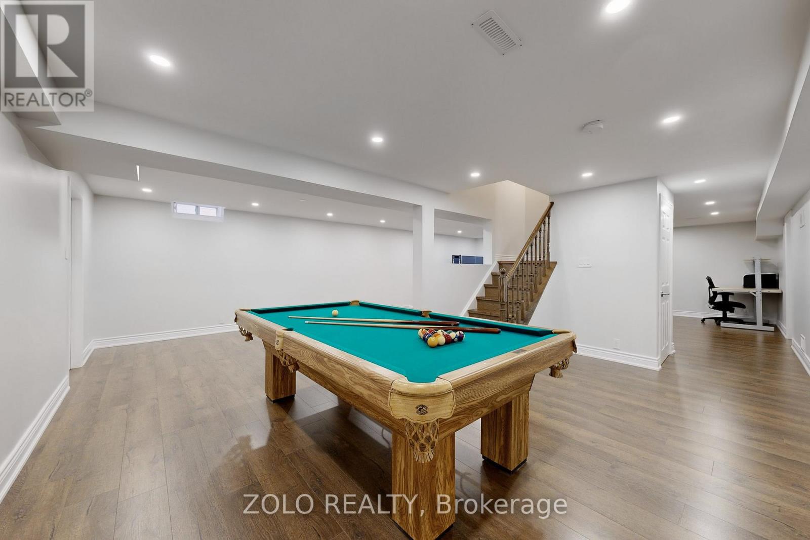 Photo 32 of 371 Binns Avenue, Newmarket ON